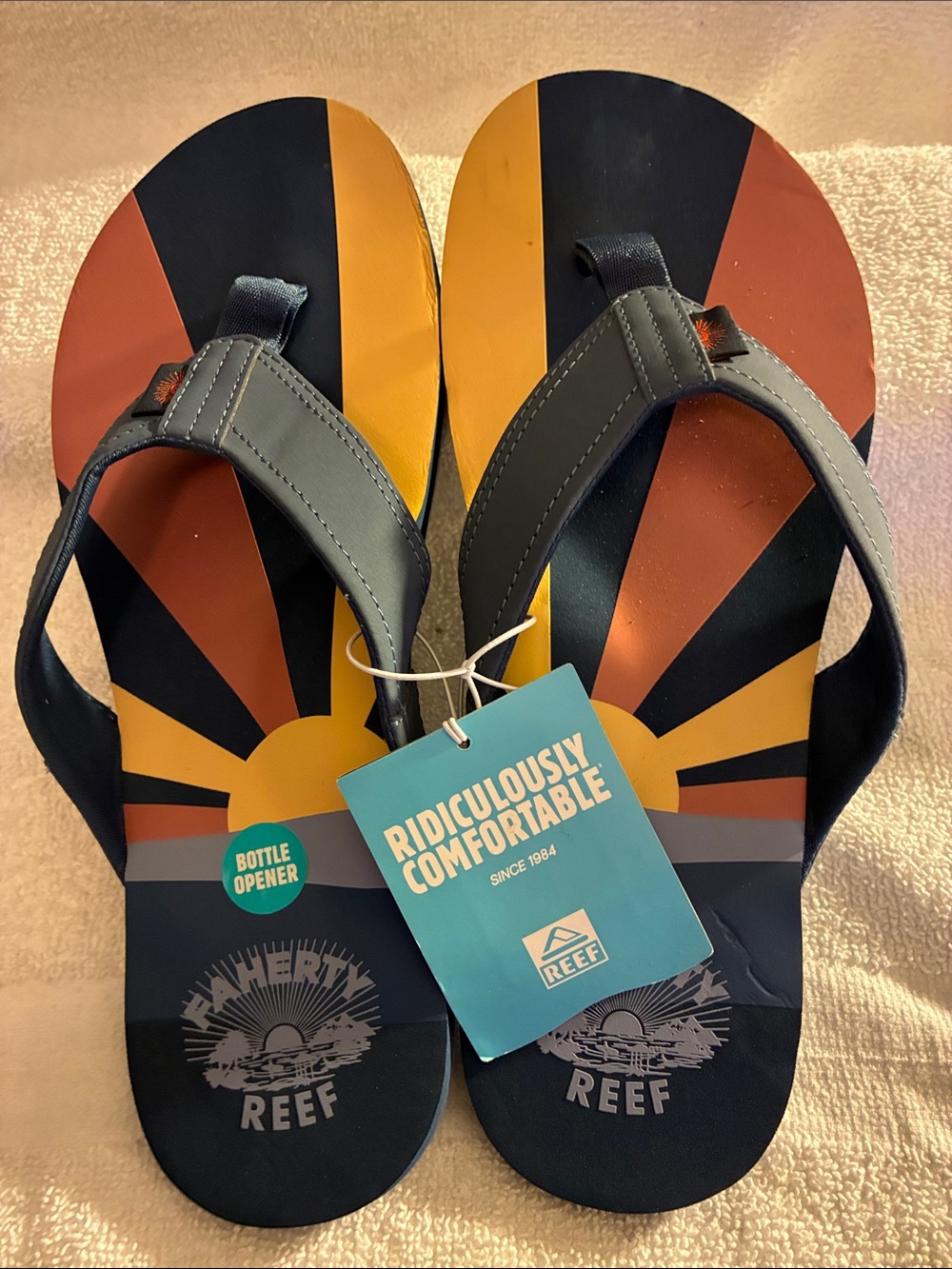 Fahrrty x Reef collab Unisex Navy, Mustard & Rust Sunset Graphic Flip Flops - Picture 3 of 7